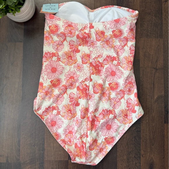 Shade & Shore Floral Swimsuit - Picture 5 of 6